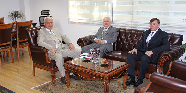 The Hungarian Ambassador in Ankara  H.E. Dr. János HÓVÁRI visited Academy President Prof. Dr. Ahmet Cevat ACAR in his office in Ankara.